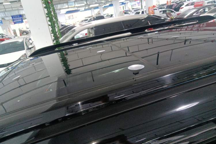 Used Formula Leopard 5 2023 Navigator Edition Roof