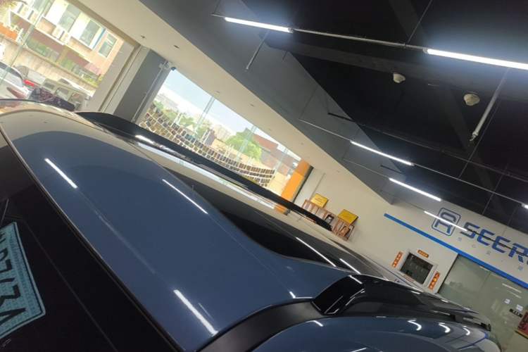 Used Formula Leopard 5 2023 Navigator Edition Roof