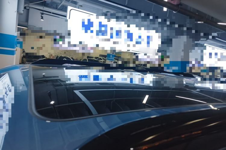 Used Formula Leopard 5 2023 Navigator Edition Roof