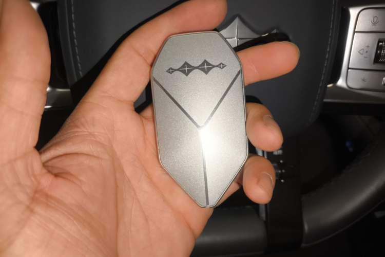 Used Formula Leopard 5 2023 Navigator Edition Vehicle Key