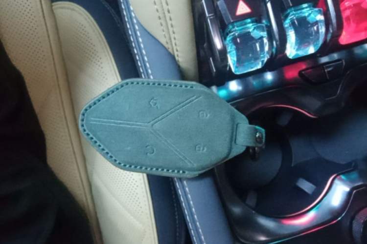 Used Formula Leopard 5 2023 Navigator Edition Vehicle Key