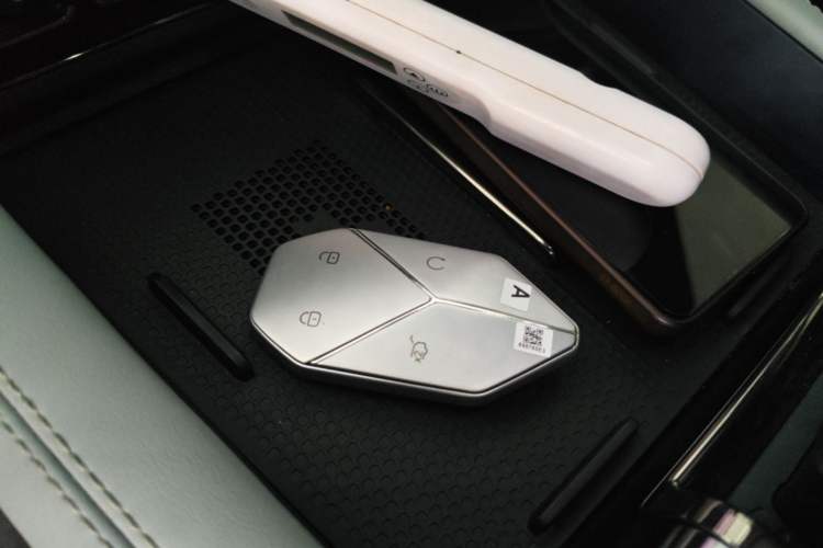 Used Formula Leopard 5 2023 Navigator Edition Vehicle Key