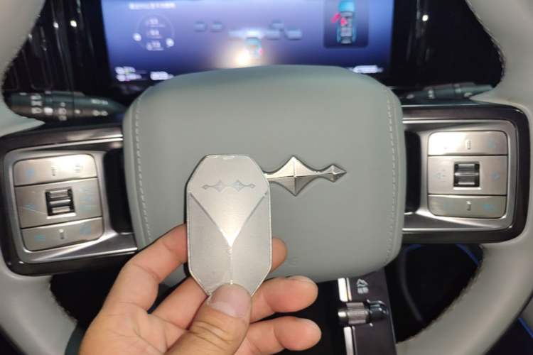 Used Formula Leopard 5 2023 Navigator Edition Vehicle Key
