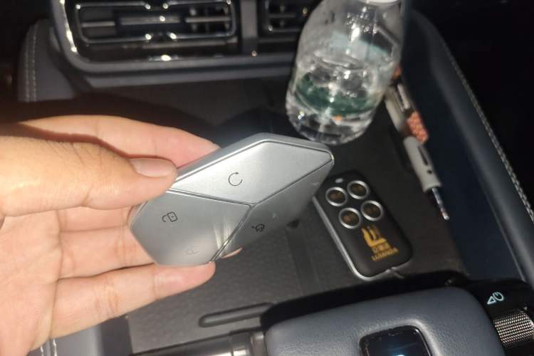 Used Formula Leopard 5 2023 Navigator Edition Vehicle Key