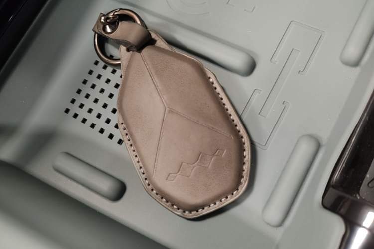 Used Formula Leopard 5 2023 Navigator Edition Vehicle Key