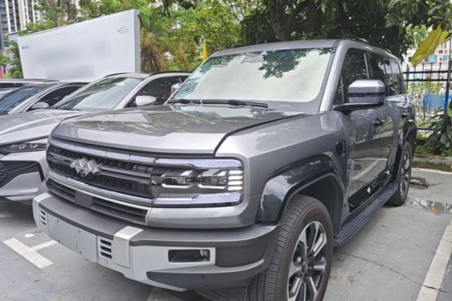 Used Formula Leopard 5 2023 Navigator Edition