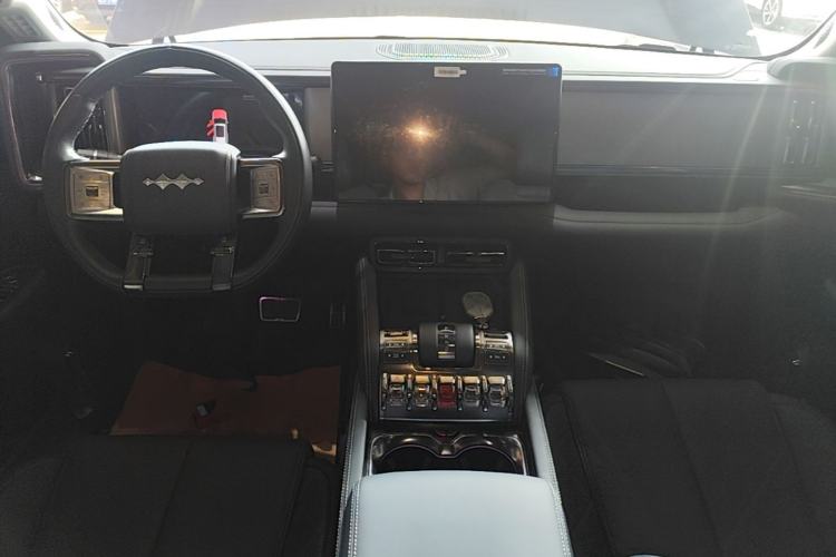 Used Formula Leopard 5 2023 Explore Edition Center Console