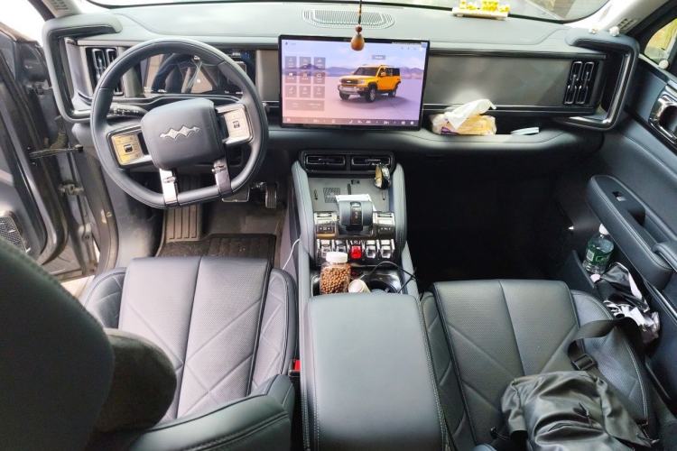 Used Formula Leopard 5 2023 Explore Edition Center Console