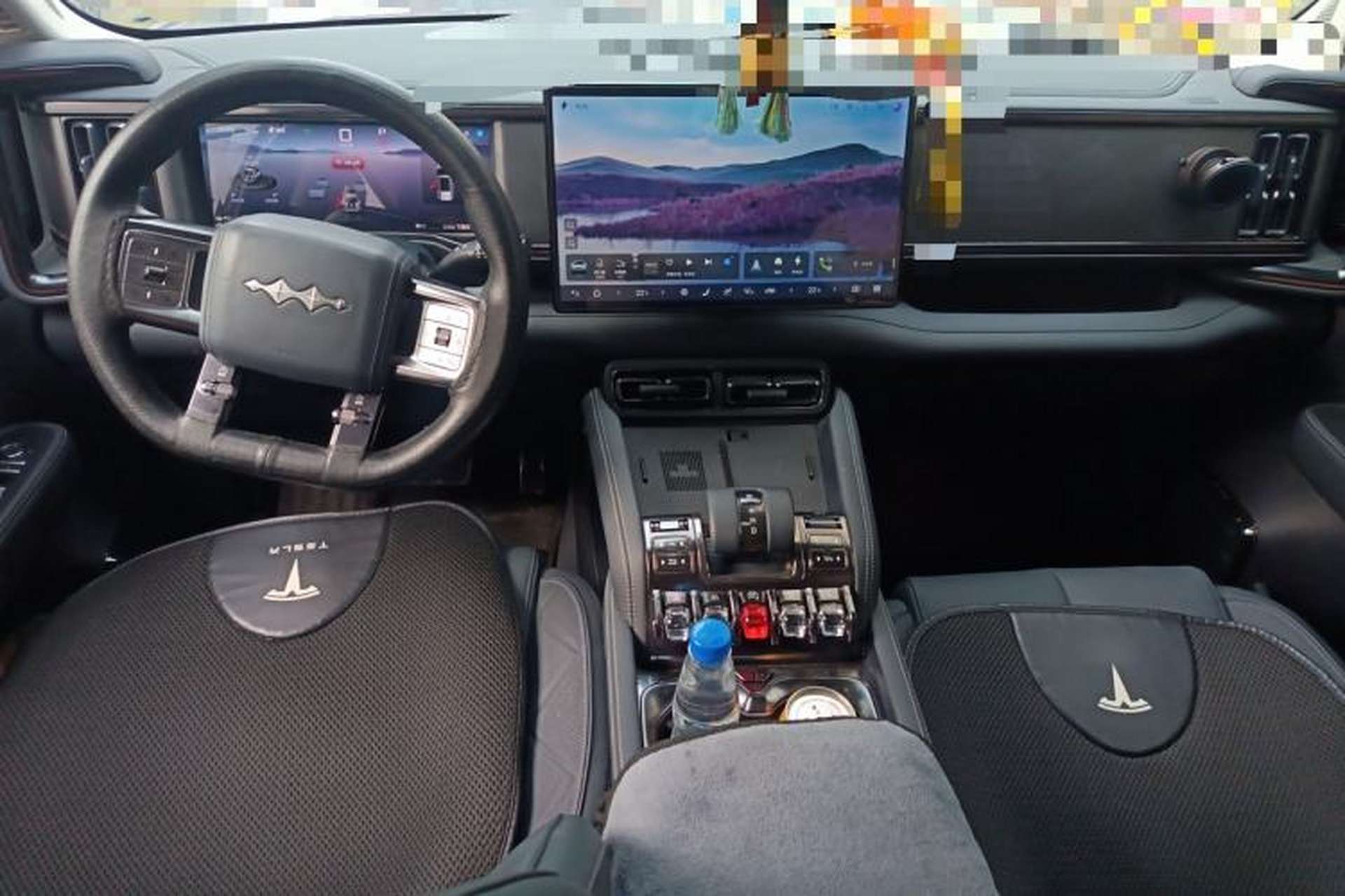 Used Formula Leopard 5 2023 Explore Edition Center Console