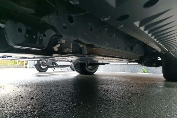 Used Formula Leopard 5 2023 Explore Edition Chassis Front Left