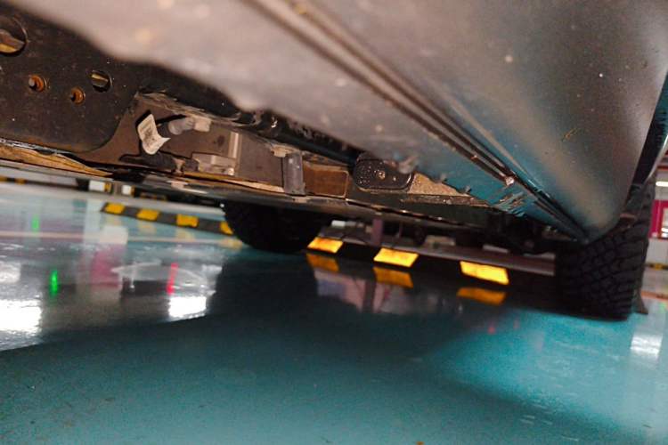 Used Formula Leopard 5 2023 Navigator Edition Chassis Front Left