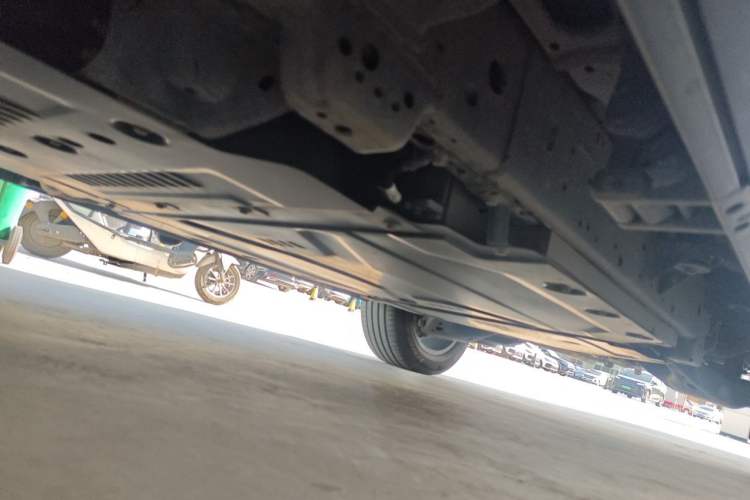 Used Formula Leopard 5 2023 Navigator Edition Chassis Front Left