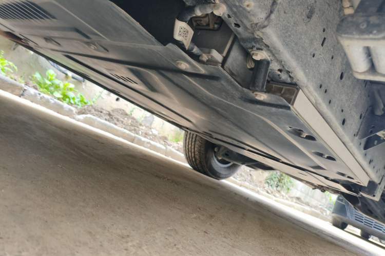 Used Formula Leopard 5 2023 Navigator Edition Chassis Front Left
