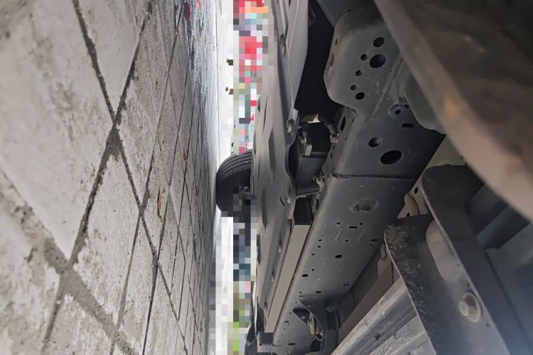Used Formula Leopard 5 2023 Navigator Edition Chassis Front Left