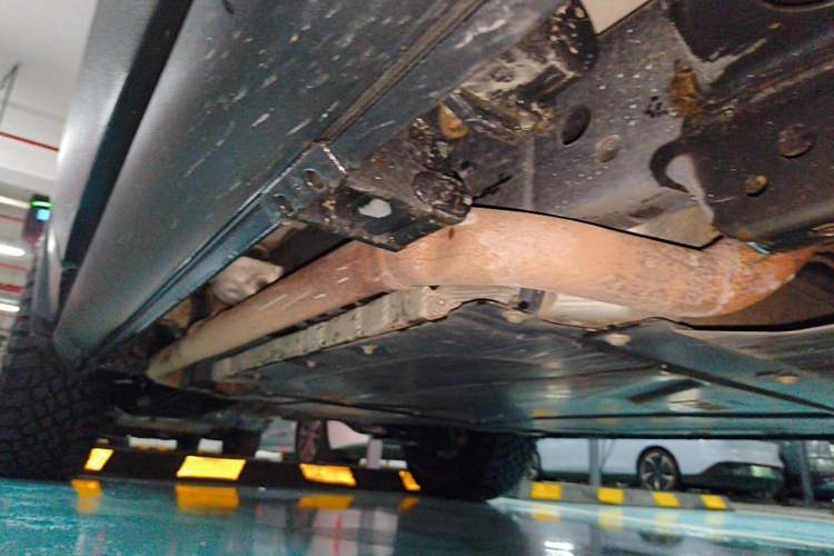 Used Formula Leopard 5 2023 Navigator Edition Chassis Front Right