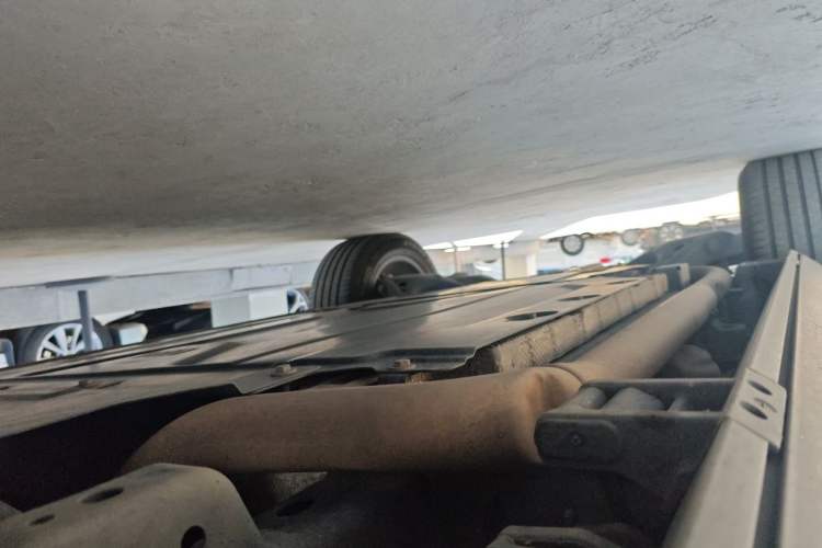Used Formula Leopard 5 2023 Navigator Edition Chassis Front Right
