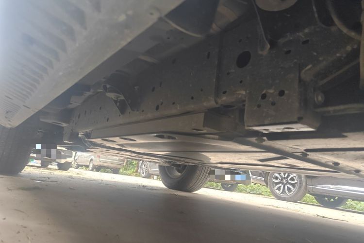 Used Formula Leopard 5 2023 Navigator Edition Chassis Rear Left