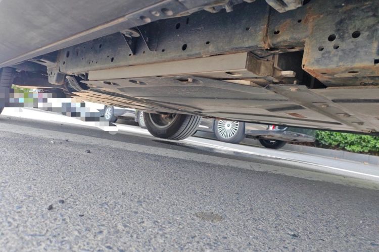 Used Formula Leopard 5 2023 Navigator Edition Chassis Rear Left