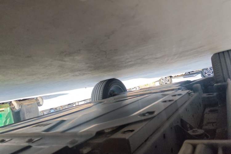 Used Formula Leopard 5 2023 Navigator Edition Chassis Rear Left
