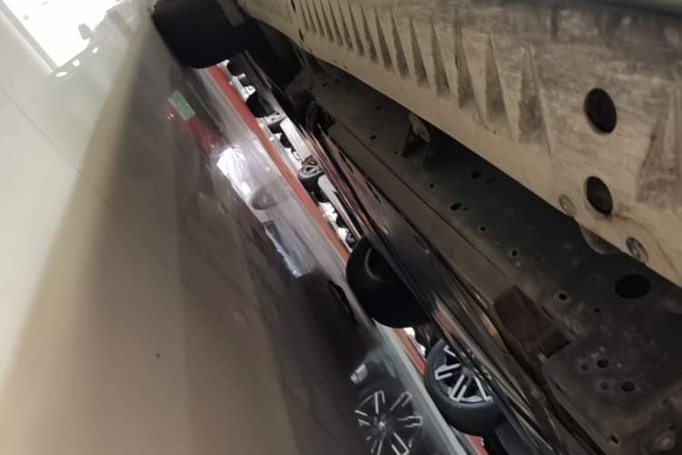 Used Formula Leopard 5 2023 Navigator Edition Chassis Rear Left