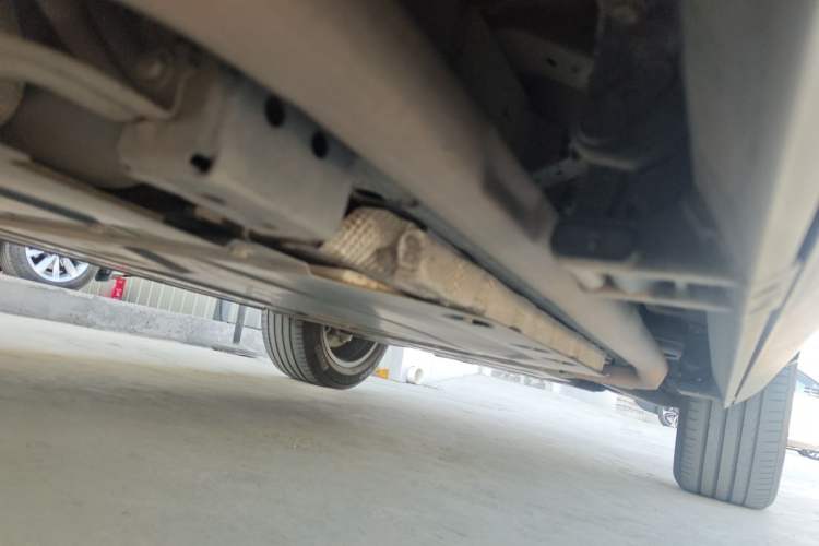 Used Formula Leopard 5 2023 Navigator Edition Chassis Rear Right