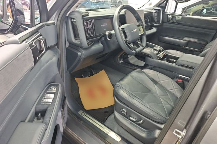 Used Formula Leopard 5 2023 Navigator Edition Driver Seat