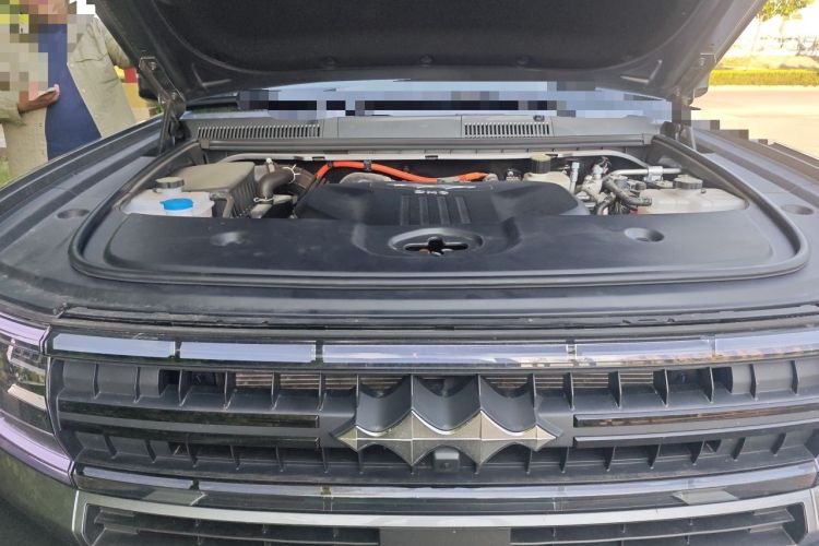 Used Formula Leopard 5 2023 Explore Edition Engine Bay