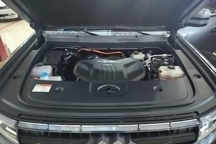 Used Formula Leopard 5 2023 Explore Edition Engine Bay