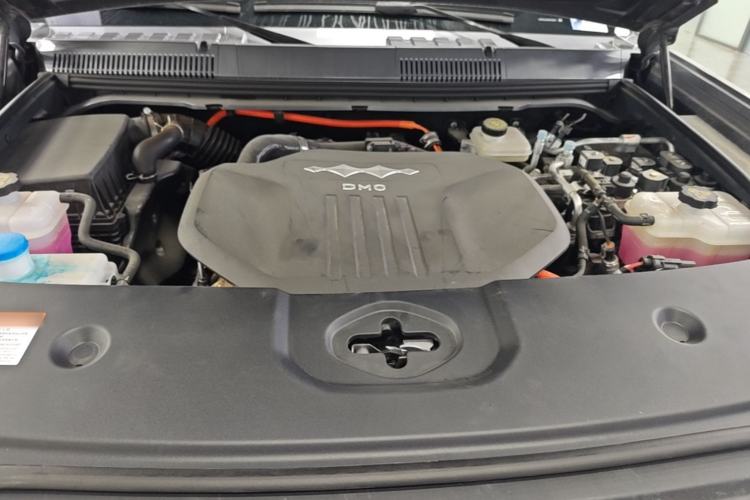 Used Formula Leopard 5 2023 Explore Edition Engine Bay