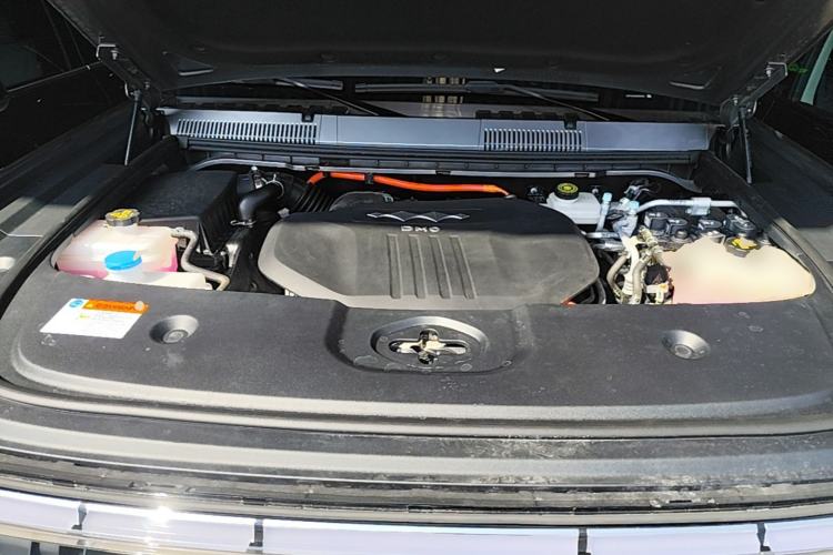 Used Formula Leopard 5 2023 Explore Edition Engine Bay