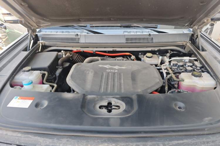 Used Formula Leopard 5 2023 Navigator Edition Engine Bay