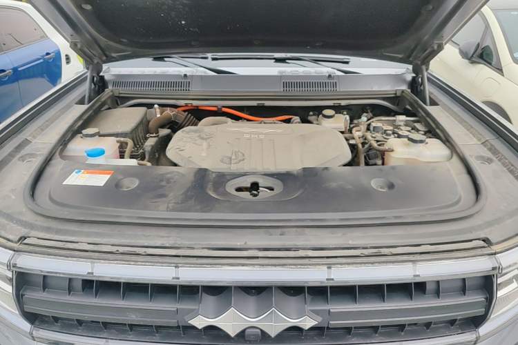 Used Formula Leopard 5 2023 Cloud Ride Flagship Edition Engine Bay