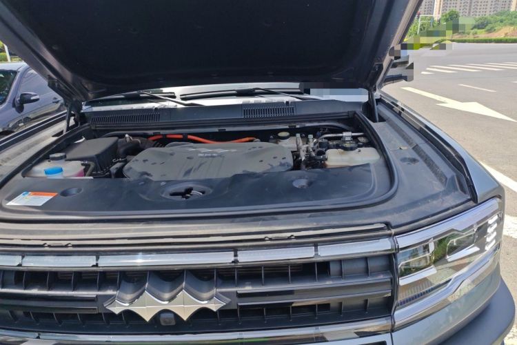 Used Formula Leopard 5 2023 Navigator Edition Engine Bay Left