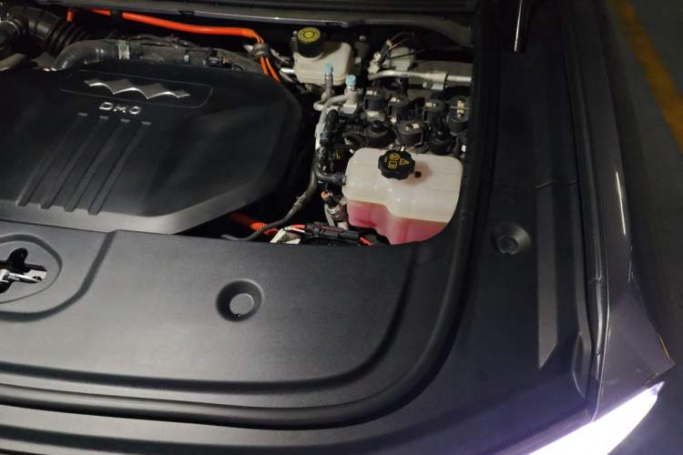 Used Formula Leopard 5 2023 Explore Edition Engine Bay Left