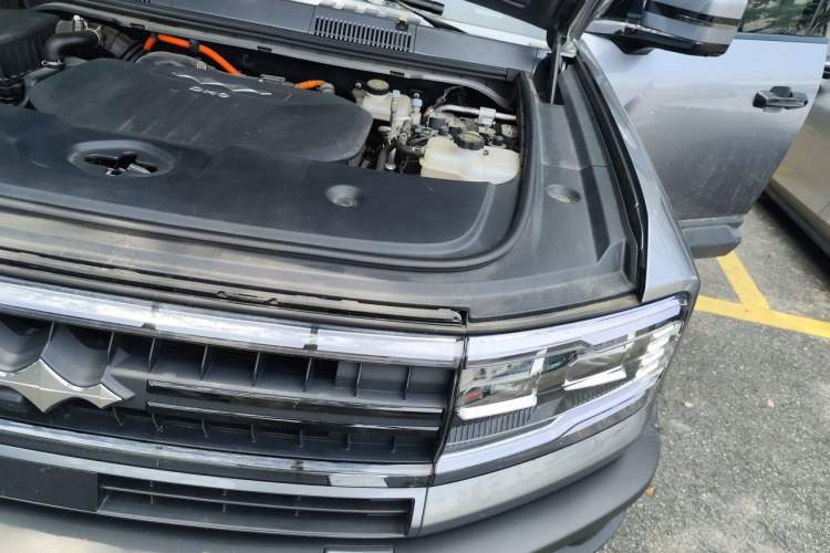 Used Formula Leopard 5 2023 Explore Edition Engine Bay Left