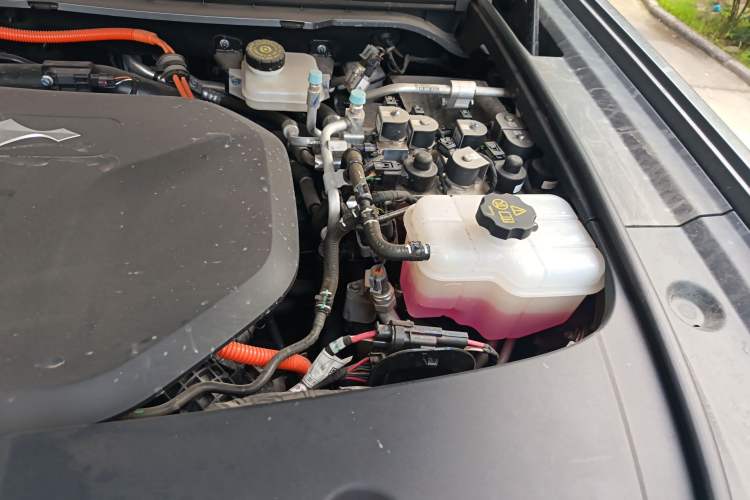 Used Formula Leopard 5 2023 Explore Edition Engine Bay Left