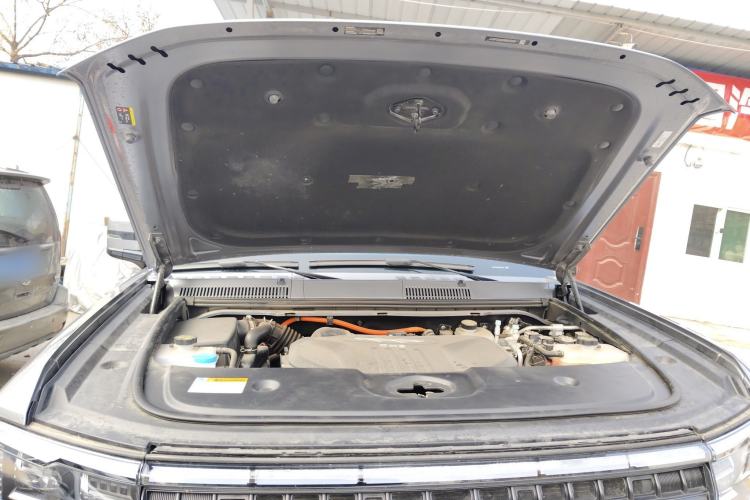 Used Formula Leopard 5 2023 Explore Edition Engine Bay