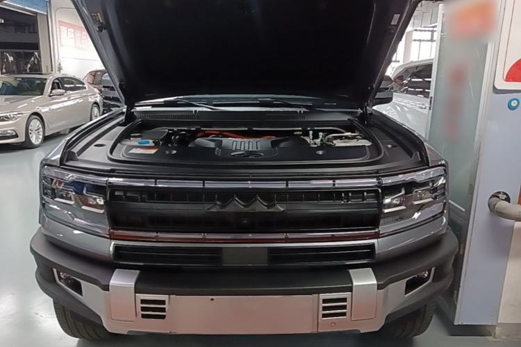 Used Formula Leopard 5 2023 Cloud Ride Flagship Edition Engine Bay