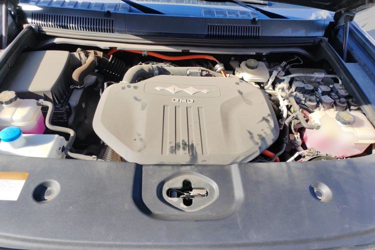 Used Formula Leopard 5 2023 Navigator Edition Engine Bay