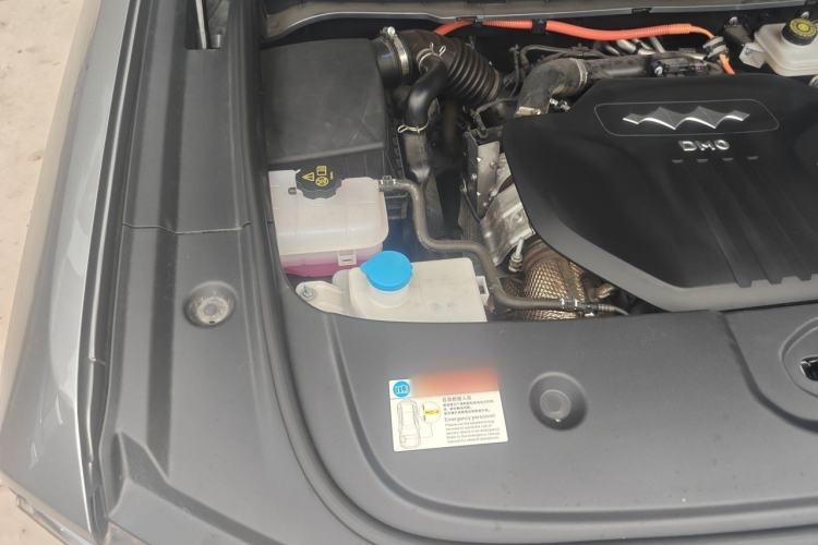 Used Formula Leopard 5 2023 Navigator Edition Engine Bay Right