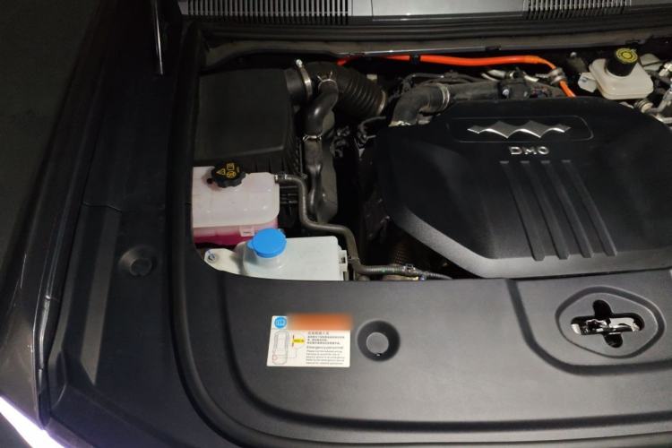 Used Formula Leopard 5 2023 Explore Edition Engine Bay Right