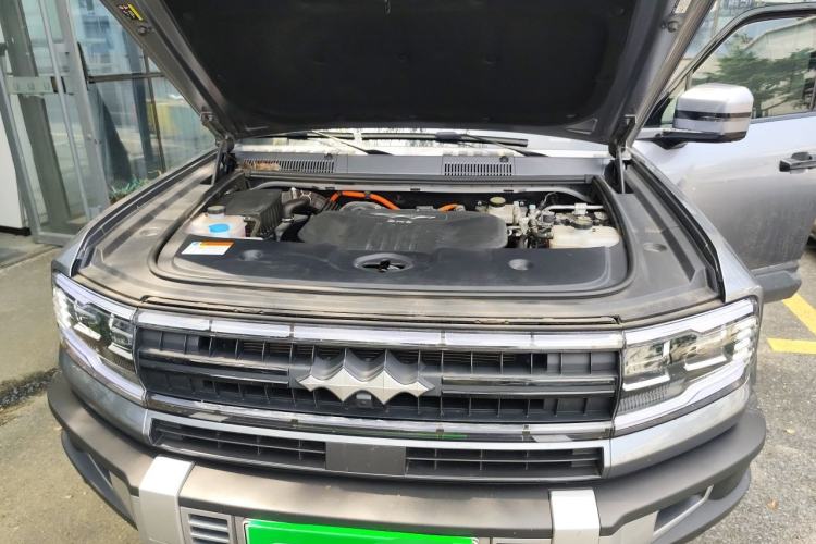 Used Formula Leopard 5 2023 Explore Edition Engine Bay