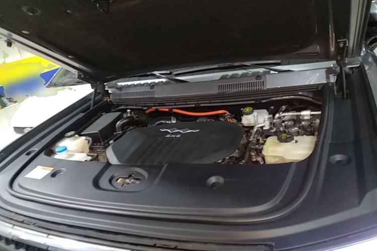 Used Formula Leopard 5 2023 Navigator Edition Engine Bay