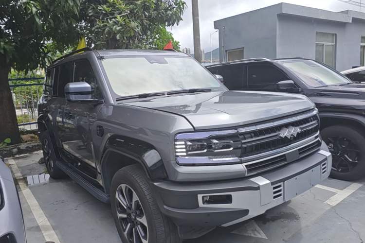 Used Formula Leopard 5 2023 Navigator Edition Exterior 1