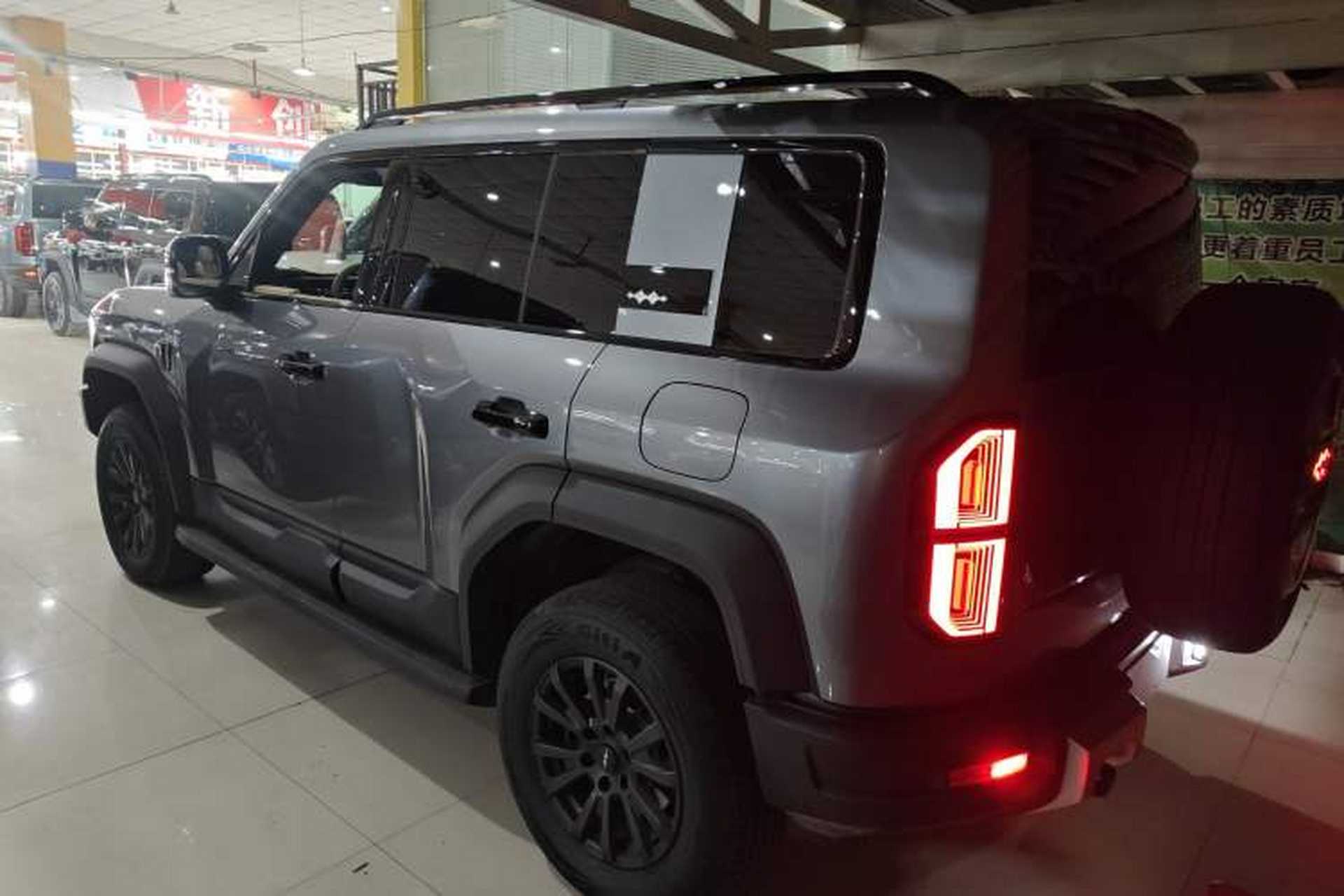 Used Formula Leopard 5 2023 Explore Edition Exterior 2