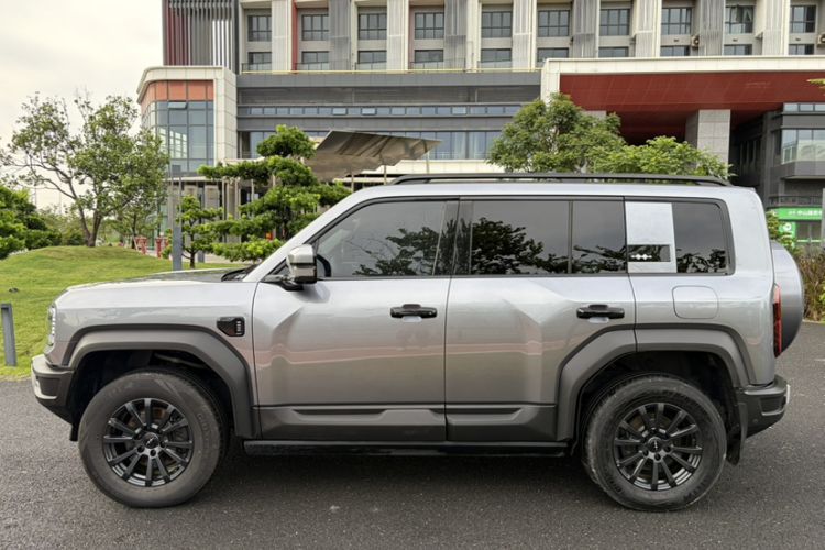 Used Formula Leopard 5 2023 Navigator Edition Exterior 4