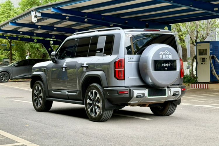 Used Formula Leopard 5 2023 Navigator Edition Exterior 8