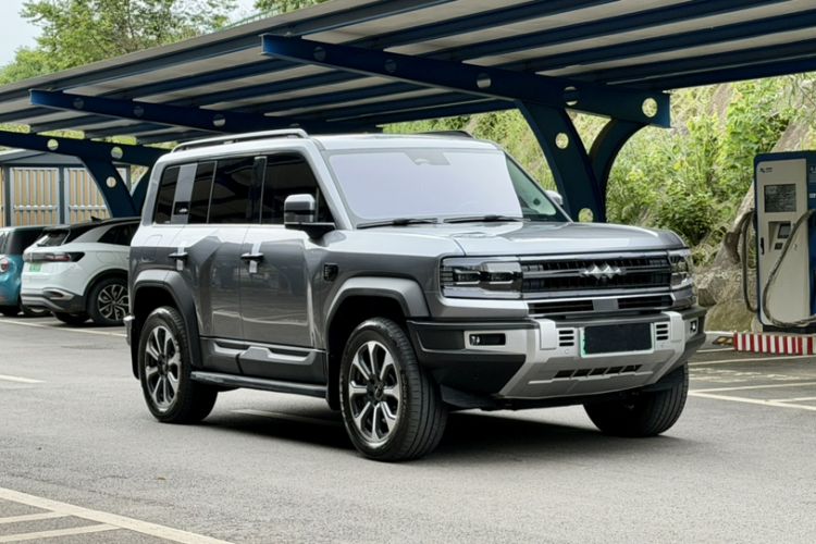 Used Formula Leopard 5 2023 Navigator Edition Exterior 9