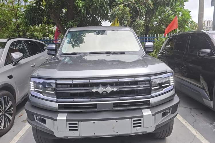 Used Formula Leopard 5 2023 Navigator Edition Front