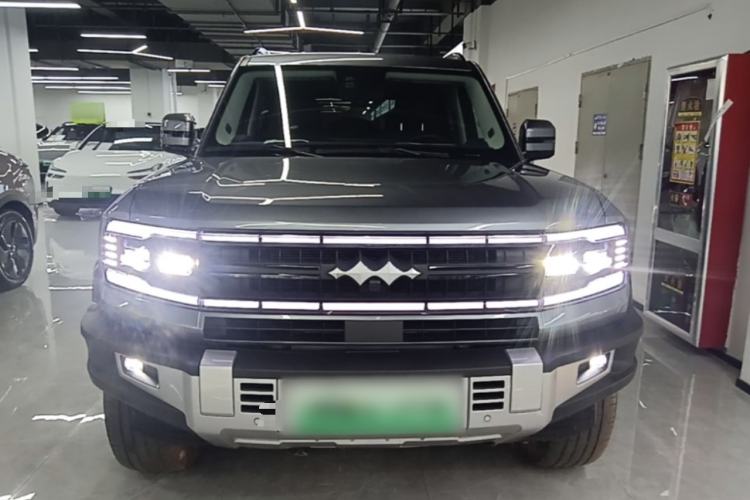 Used Formula Leopard 5 2023 Navigator Edition Front